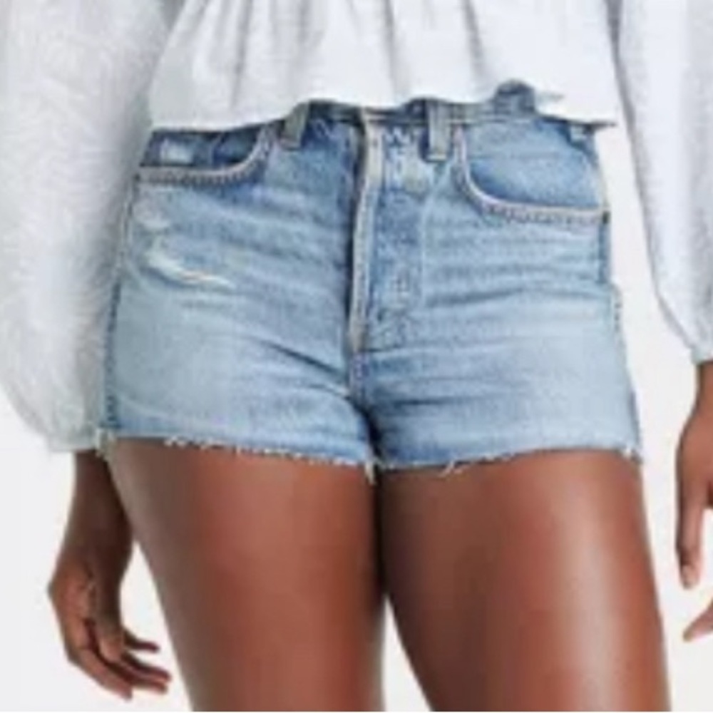 NWT Women's High-Rise Cutoff Mini Jean Shorts - Universal Thread™ Light Wash, 6 - Picture 9 of 13